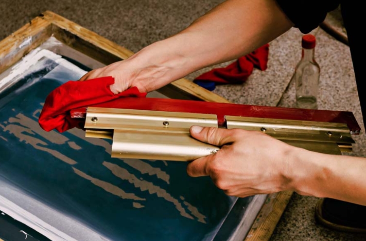 Clean Screen Printing Squeegee
