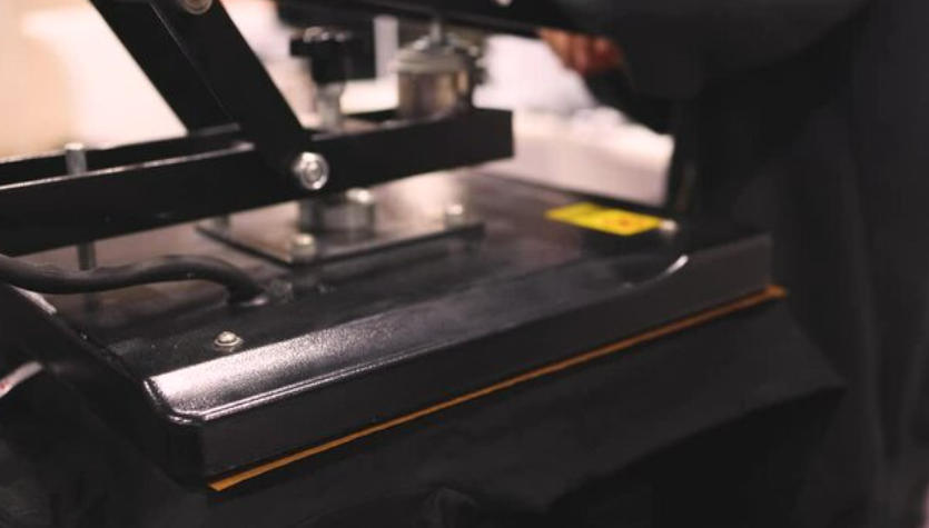 Heat press for screen printing